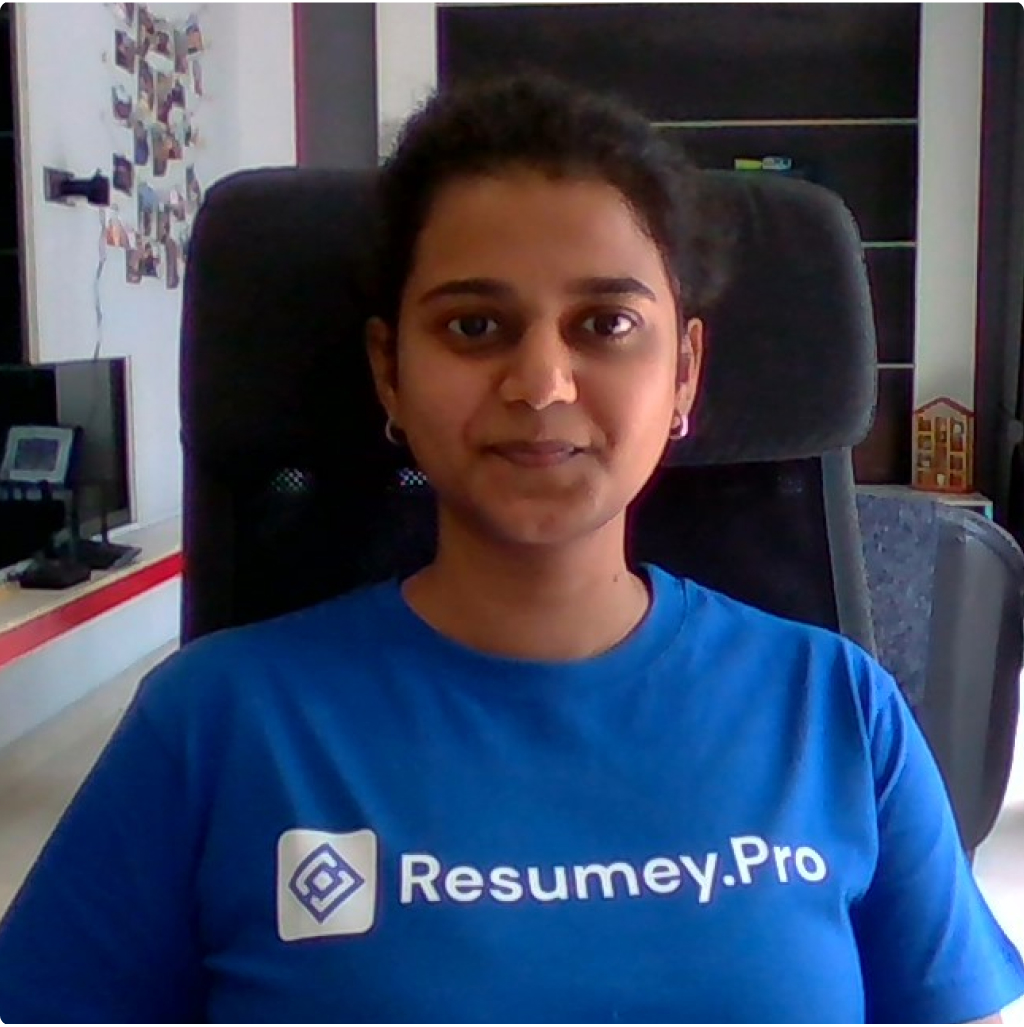 Photo of Kavya wearing Resumey.Pro t-shirt